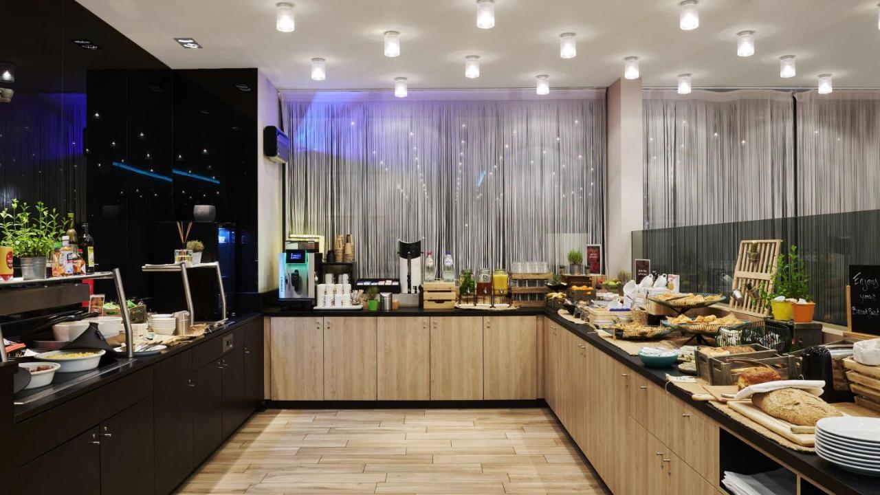 Park By Radisson Airport 4*